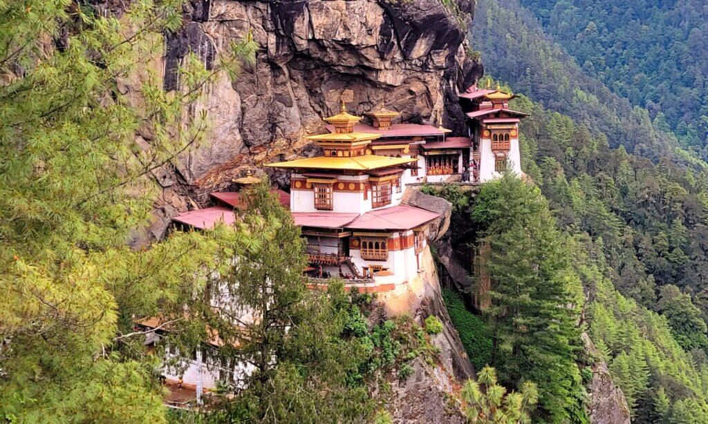 Bhutan budget travel